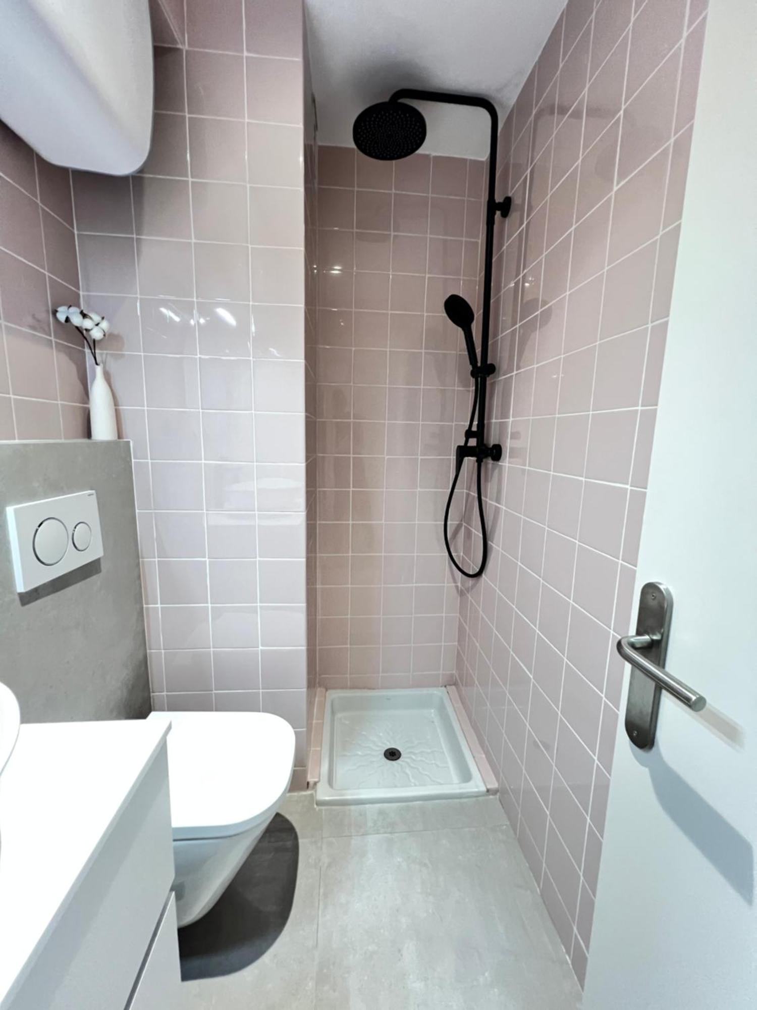 3 Room Apartment, 500M To Beach, Swimming Pool, Nice Terrace Roses Bagian luar foto
